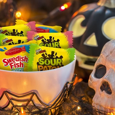 SOUR PATCH KIDS Watermelon & Swedish Fish Halloween Candy Variety Pack - 36.32oz/80ct 2 SOUR PATCH KIDS Watermelon & Swedish Fish Halloween Candy Variety Pack - 36.32oz/80ct - Image 2
