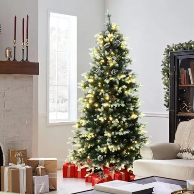 LuxenHome 6Ft Pre-Lit Green Branches With Green And White Tips Artificial Christmas Tree With Stand 6 LuxenHome 6Ft Pre-Lit Green Branches With Green And White Tips Artificial Christmas Tree With Stand - Image 6