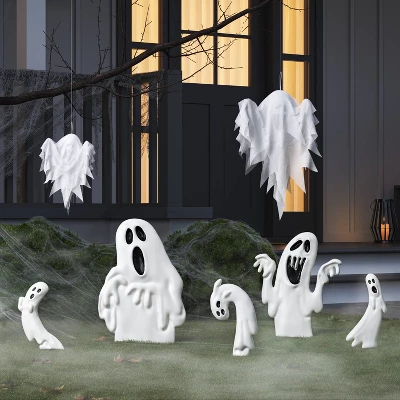 20" Ghosts Scene Setter Halloween Decorative Prop Kit - Hyde And EEK! Boutique™ 1 20" Ghosts Scene Setter Halloween Decorative Prop Kit - Hyde And EEK! Boutique™